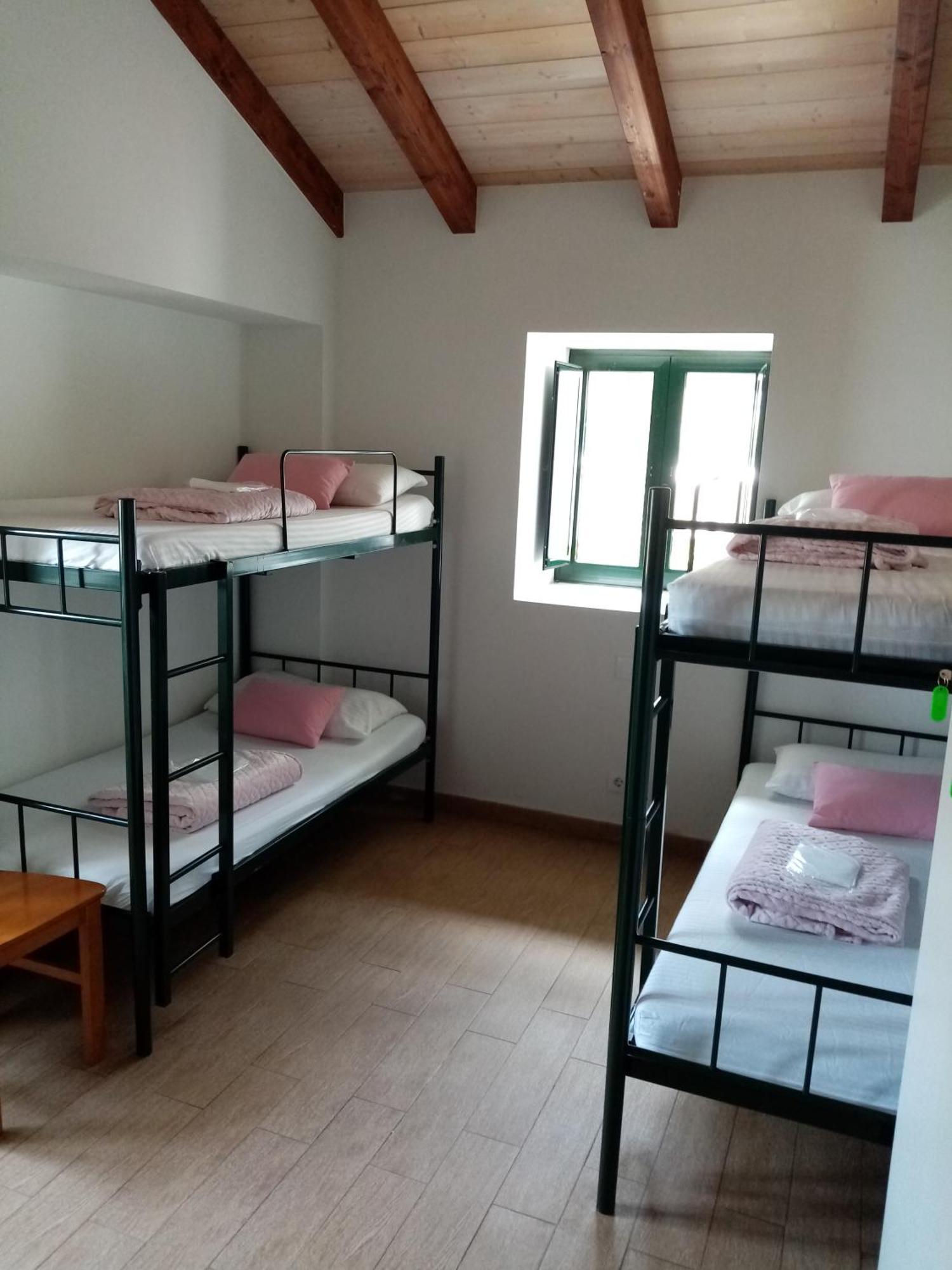 Albergue Oasis Саррія Екстер'єр фото
